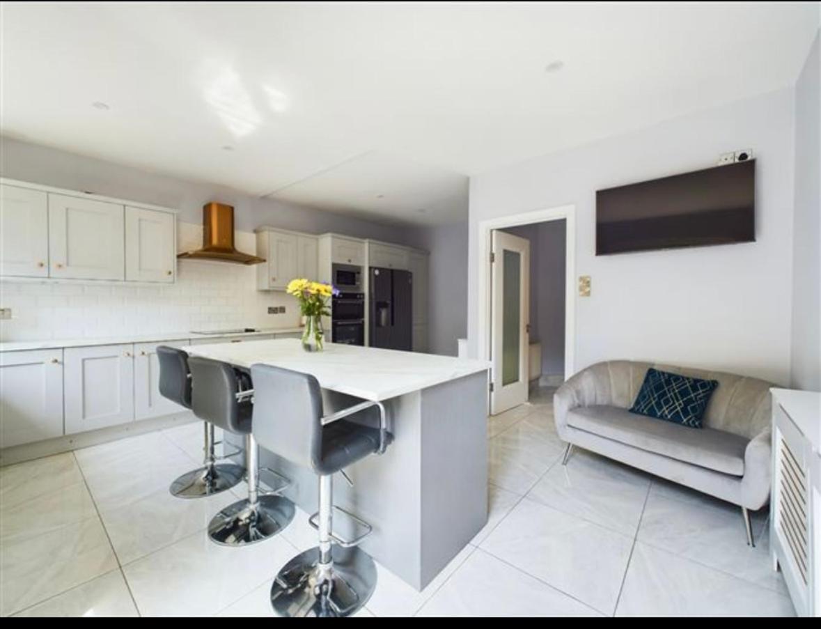 Deluxe Dwelling - 15 Mins From Cork City/Airport Apartment Exterior foto